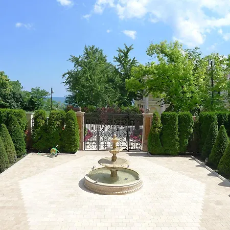 Sea Garden Lux Apartment